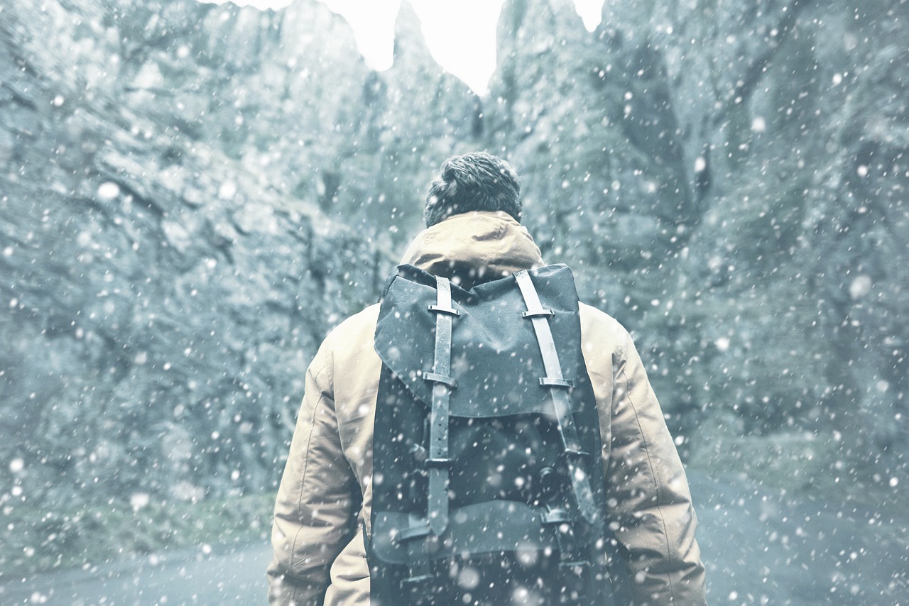 8 Winter Hiking Tips That Will Keep You Safe and Warm