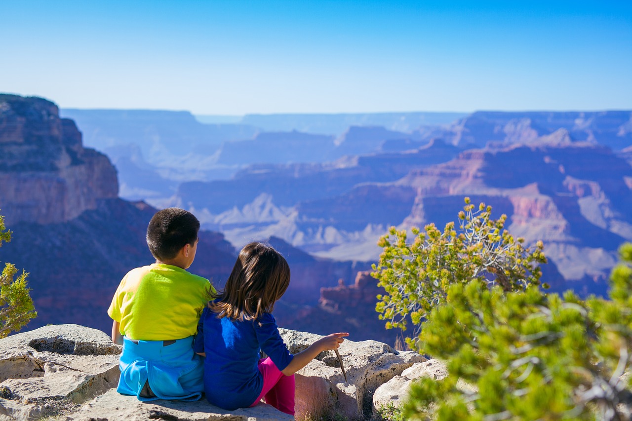 Hiking with Kids – 7 Tips to Help Everyone Have Fun